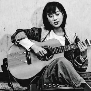 奶头被十几个男人吮故事
